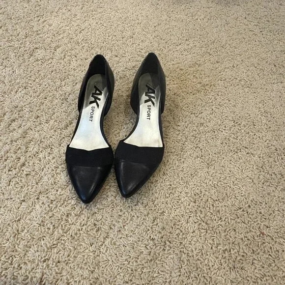 Black Heels - Picture 3 of 3